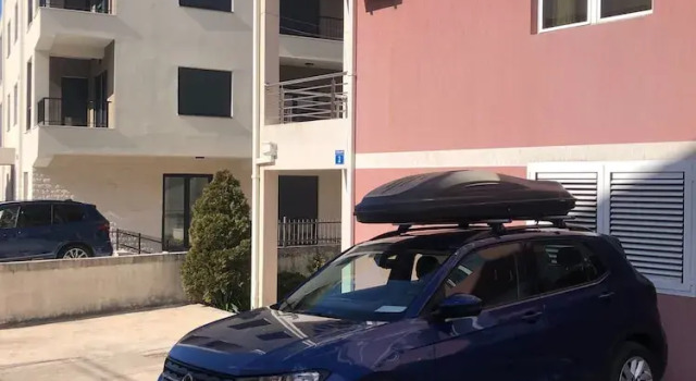 Modern Seaside Apartment With Balcony - Erika, Забронировать Апартаменты/квартира Тиват Округ Тиват, рядом с Пляж Вайкики