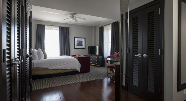 Номер Luxury The Mayo Hotel