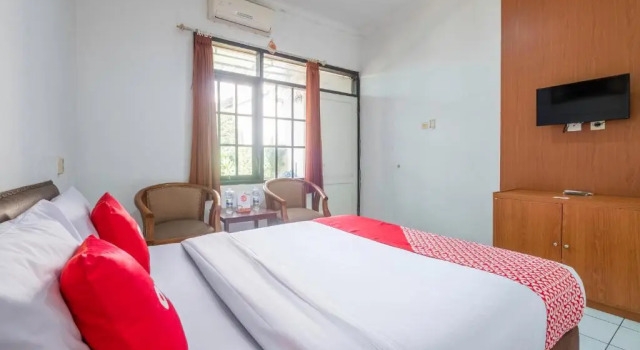 Номер Standard RedDoorz at Hotel pondok Kurnia near Buah Batu Bandung