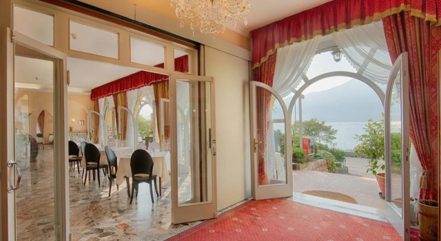 Hotel Orione - Lake Front Hotel, Prenota Hotel Hotel a Veneto con piscina, Piscina