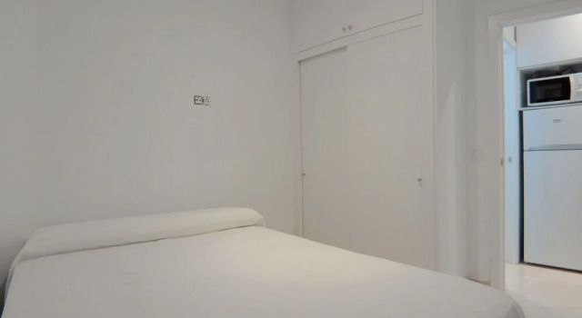 Apartamento interior en bajos cercano al parque Olof Palme AP2