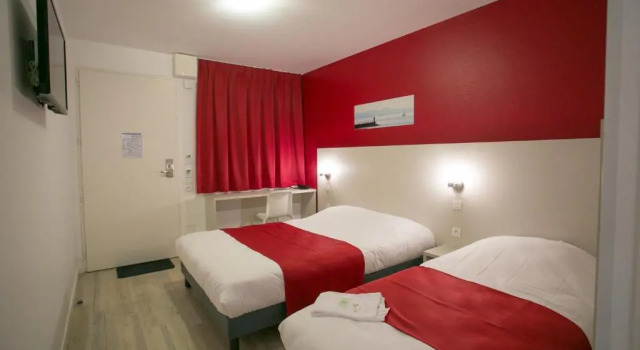 Трёхместный номер Motel des Landes