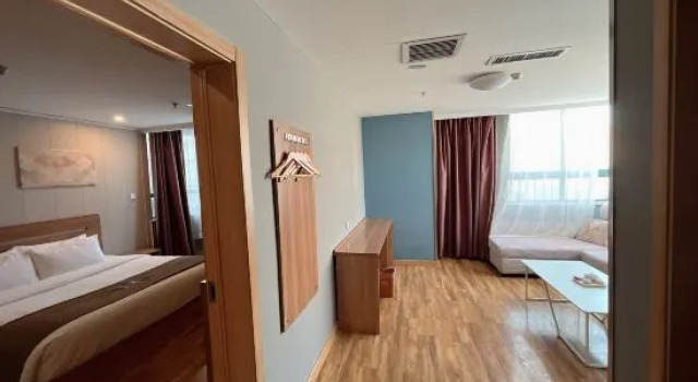 Люкс Business Sifeng Hotel (Shangqiu High-Speed Railway Station Diyi Mall)