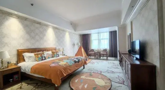 Семейный люкс Superior Mei Zhou Guset Hotel