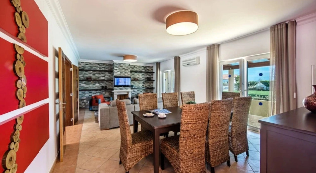 Amapola in Quelfes With 4 Bedrooms and 4 Bathrooms
