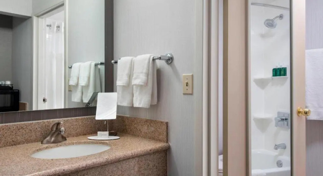 Номер Standard Courtyard by Marriott Fishkill