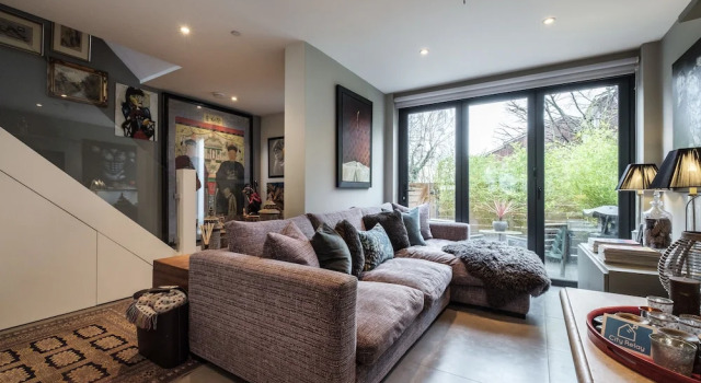 Contemporary Burntwood Grange Demeure - TFR