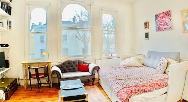 NEW Charming 1BD House With Patio in London, Забронировать Отель Хокни Лондон, рядом с Stoke Newington Station