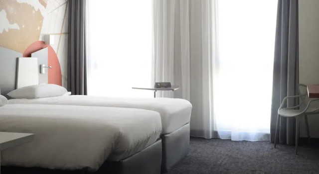 Двухместный номер Classic с балконом ibis Styles Poitiers Centre