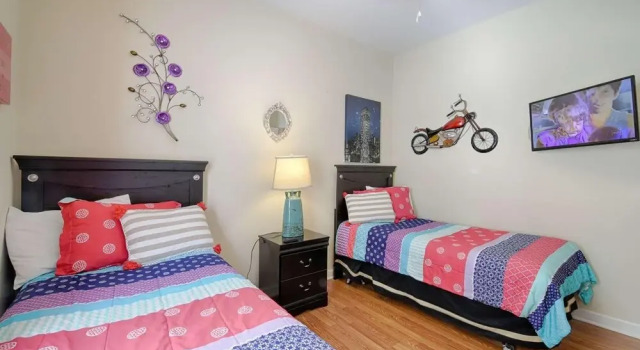 8925 Paradise Palms