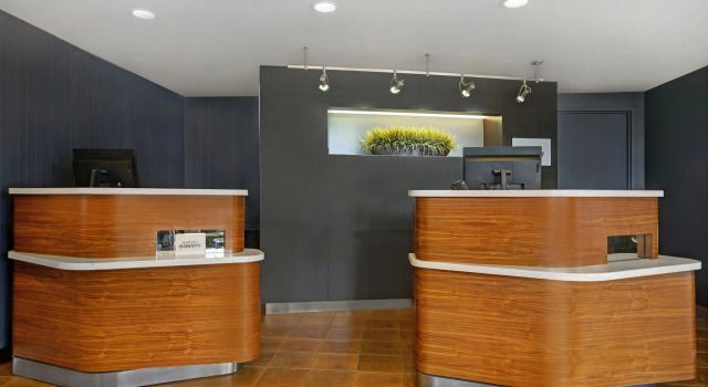 Courtyard Chicago Elmhurst/Oakbrook Area, Забронировать Отель Отели Иллинойс 3 звезды, 3*