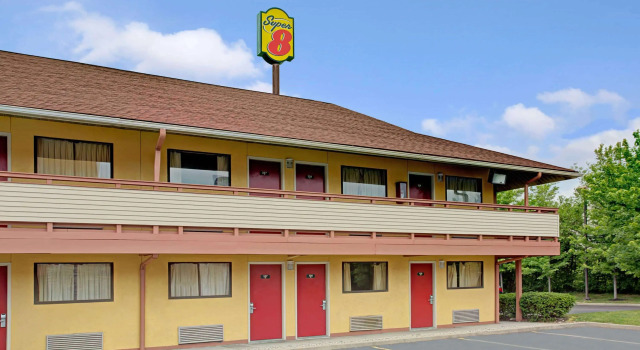Super 8 by Wyndham Cincinnati/Springdale OH