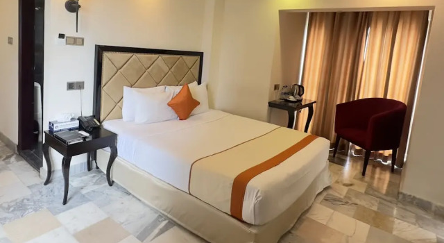 Двухместный номер Deluxe с балконом The Elite Residence Dhaka