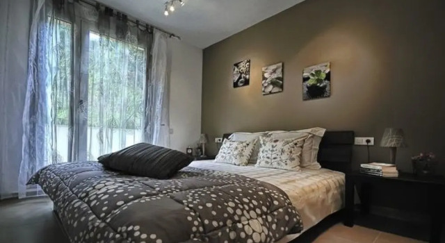 Apartamento Vivalidays Remei, Varaa Huoneisto Hotellit Costa Brava uima-altaalla, Uima-allas