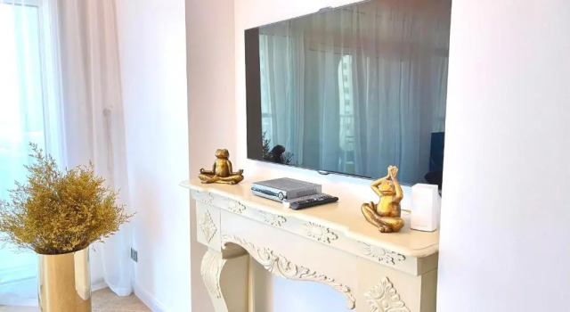 Luxury, Spacious, Beachfront, 3BD Apartment with private beach access!, Забронировать Апартаменты/квартира Пальма Джумейра , рядом с Jumeirah Palm Tram Station