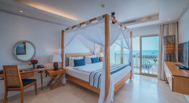 Двухместный номер Standard с балконом и с видом на океан Hemingways Watamu