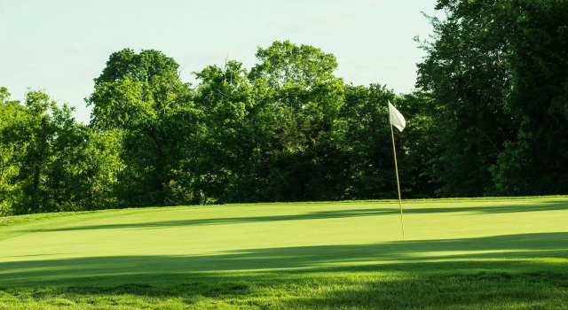 Tanglewood Golf Course, Book Hotel Taylorsville Indiana
