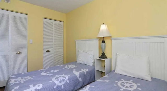 Regency Towers 403 - Three Bedroom Condo, Book Hotel Hoteller i Lower Grand Lagoon med parkering, Parkering