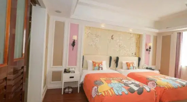 Семейный люкс Rongxin International Hotel