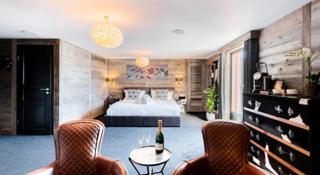 Двухместный номер Deluxe с балконом Hotel Farinet