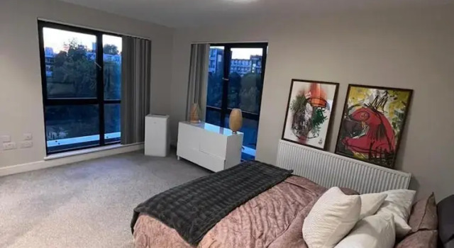 3br-3bath-central London-parking-petsok-fireplace