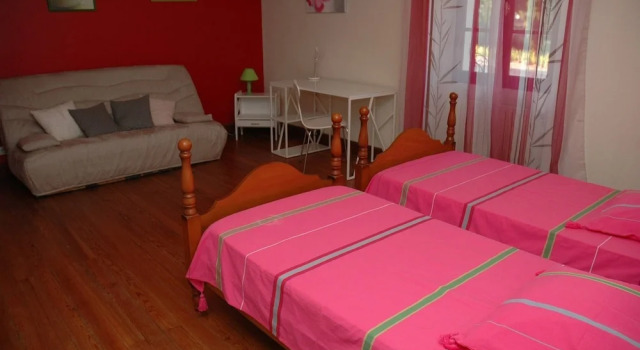 Confortable Gîte 100 M², 6 Pers. Maxi, 预订 酒店 吕克莫 吉伦特