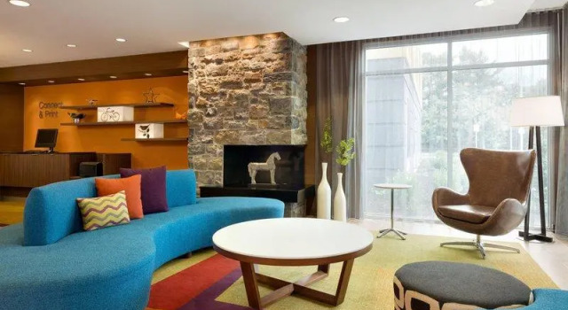 Кровать в общем номере Fairfield Inn & Suites by Marriott Lancaster East at The Outlets