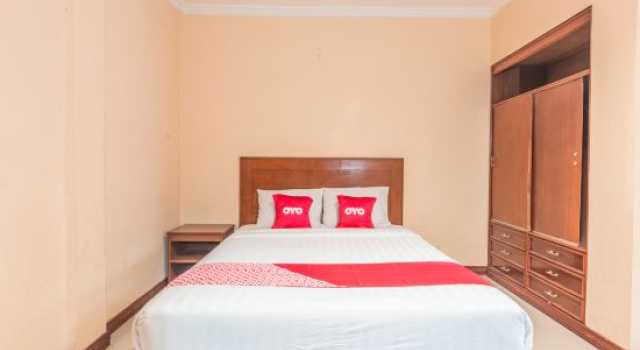 Deluxe Twin room OYO 94759 Hotel Taman Cibinong