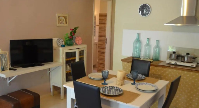 Коттедж с 2 комнатами Villa Physis