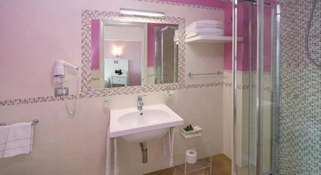 Двухместный номер Standard Marin Hotel