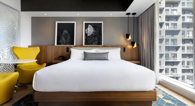 Двухместный номер Standard Humaniti Hotel Montreal, Autograph Collection