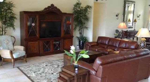 SNOW190 4 Bedroom Holiday Home by Marco Naples Vacation Homes, Забронировать Дом для отпуска Отели Марко-Айленд с парковкой, рядом с Marco Island Medical Center, Парковка