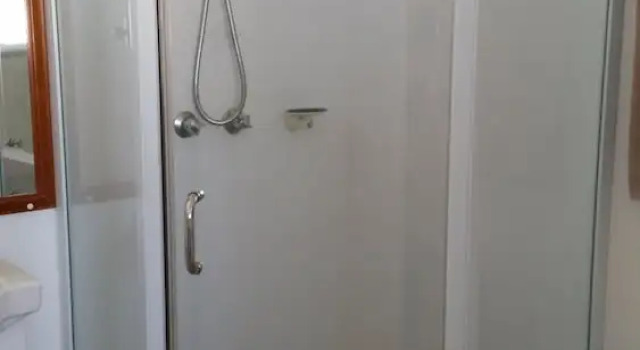 Пятиместный люкс Standard c 1 комнатой Espana Motel