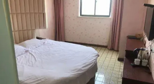 Xinjia Hotel, Varaa Hotelli Shanghai Shanghai