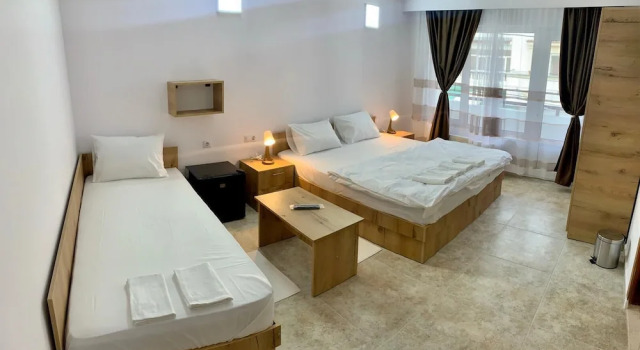 Трёхместный номер Comfort с балконом Hostel JAZ