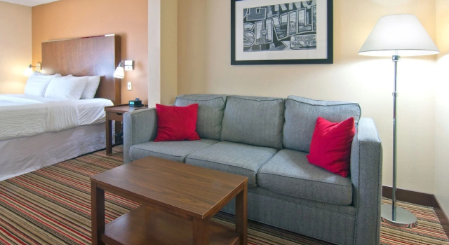 Двухместный номер Standard Four Points by Sheraton Nashville Airport