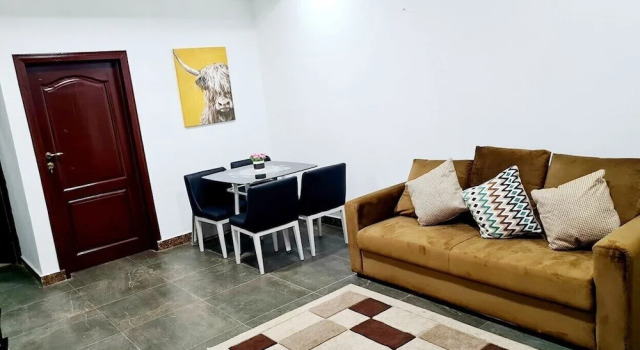 Modern Comfy & Quiet  Close to Highway, Reserva ahora Apartamento Hoteles en Gran Acra con aparcamiento, Aparcamiento