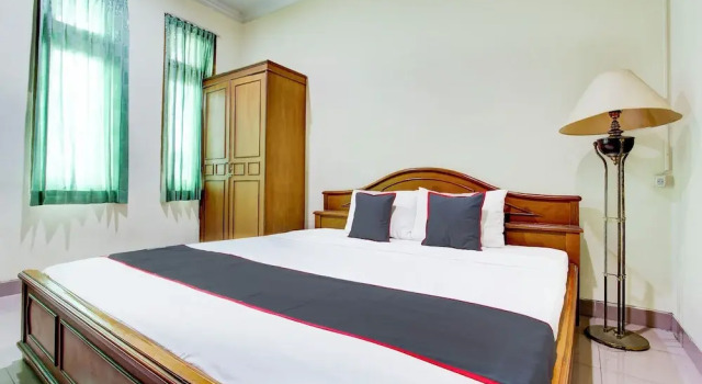 Номер Deluxe Hotel O Manahan Near Stadium Manahan Solo Formerly Atma Bhakti