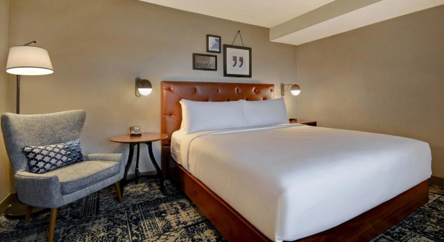 Двухместный номер Guest Four Points by Sheraton Boston Newton