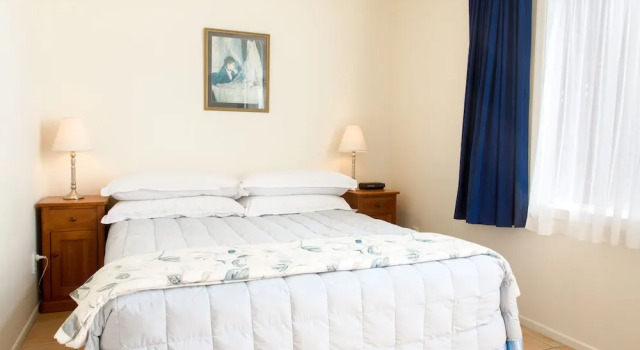 Семейный номер Standard с 2 комнатами с балконом и с видом на бассейн Commodores Lodge