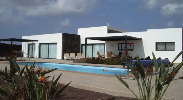 Коттедж Wind Wave 28B - Heated & Shared pool