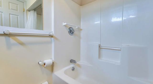 Коттедж Spacious Ludlow Hideaway < 1 Mi to Okemo Mountain!