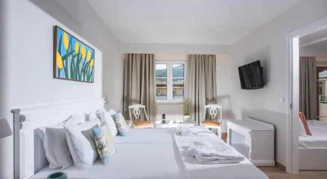 Семейный номер Standard с 2 комнатами с видом на море Alexander House Hotel