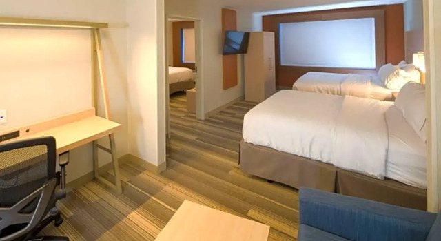 Двухместный семейный люкс Holiday Inn Express & Suites - Portage by IHG