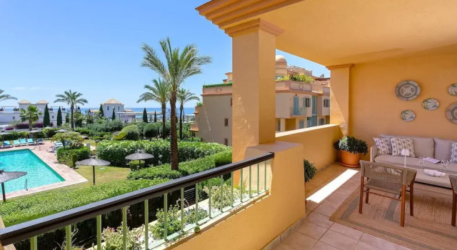 Апартаменты с 2 комнатами с балконом Exclusive 2BD Apartment Heated Pool Flamingos Golf