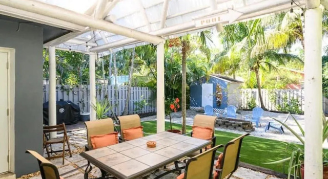 Tropical Peacock Villa with big backyard, Забронировать Вилла Отели Форт-Лодердейл с парковкой, Парковка