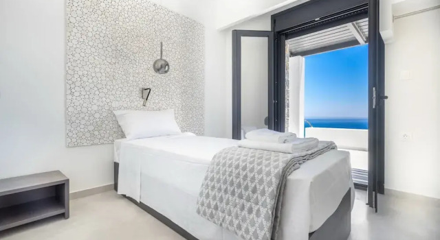 Hillside Villa With Private Waterfall Pool and Glorious Terrace With Panoramic Views, Забронировать Вилла Отели East Crete с парковкой, Парковка