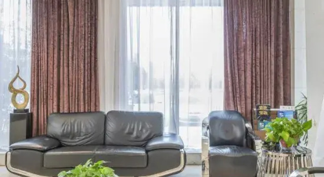 Wutongshu Holiday Hotel, Rezervovat Hotel Čeng-čou Henan