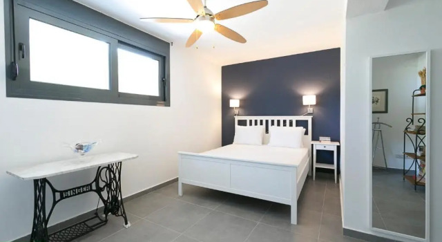 #FLH - Apollo Beachfront House in Pefkohori, Book Hotel Pefkohori 