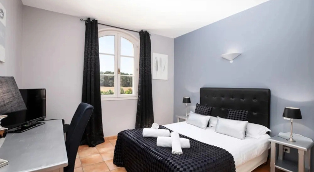 Номер Comfort с красивым видом из окна Hôtel La Bastide Saint Martin